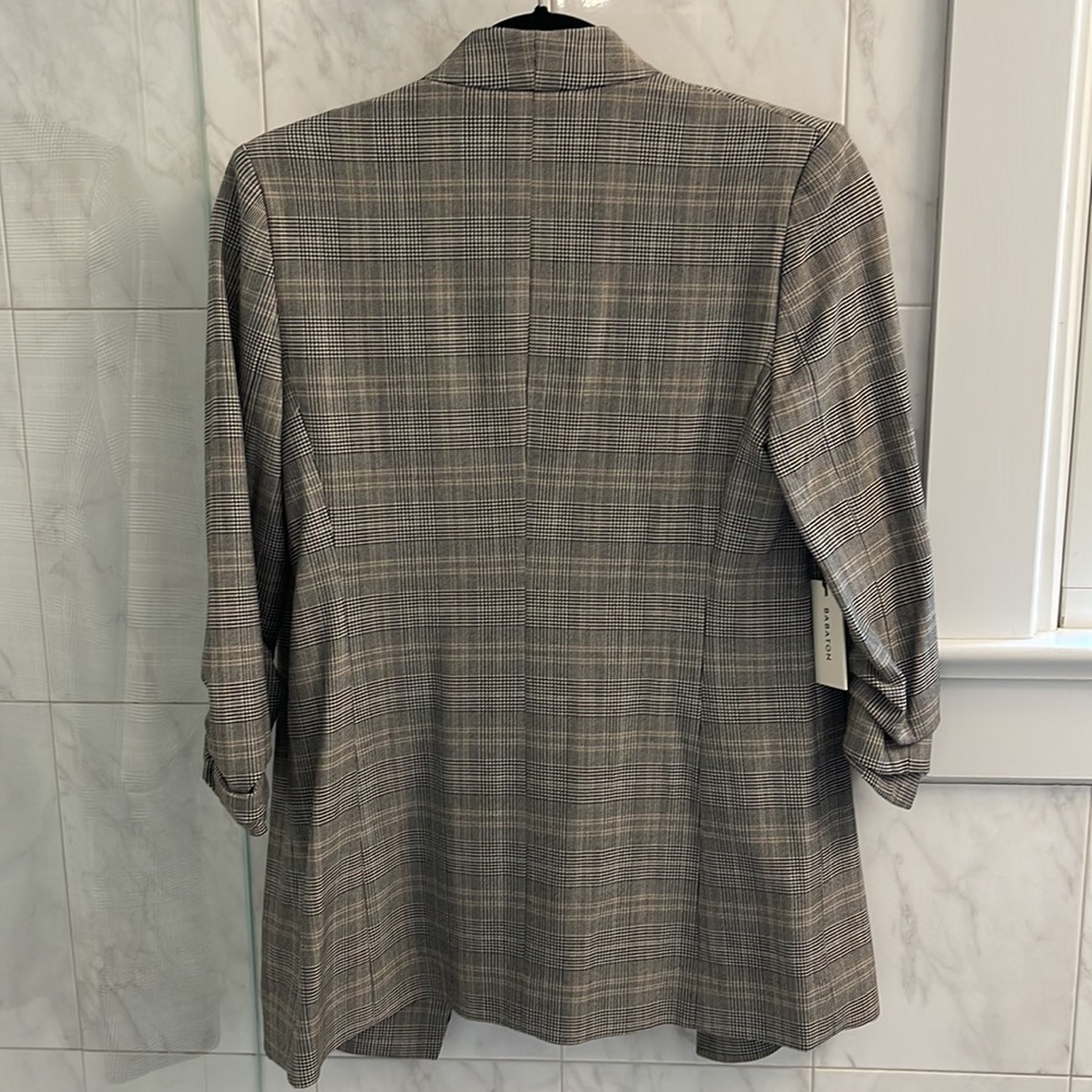 Aritzia Babaton Ruched sleeve blazer - size 2 - Picture 2 of 5